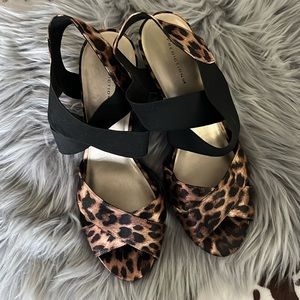 Leopard satin wedge sandals 9.5 black patent leather peep toe elastic strap 🐆